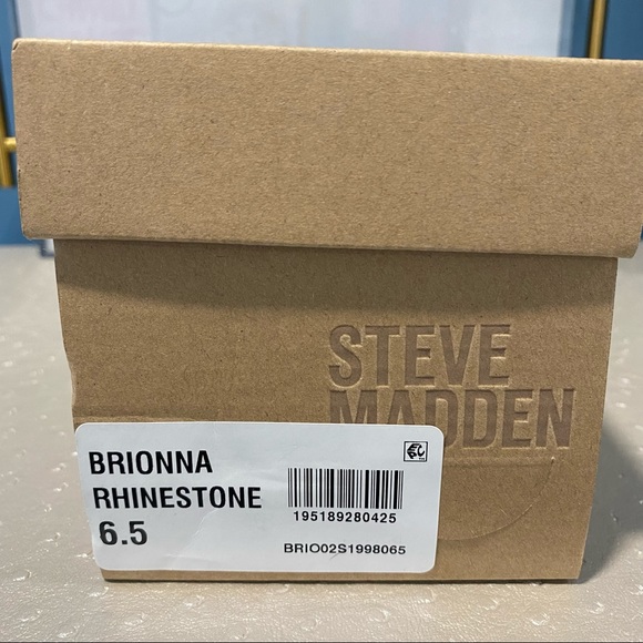 Such a steal!! BRAND NEW! 💎 Steve Madden Rhinestone Sandals! - Picture 8 of 8